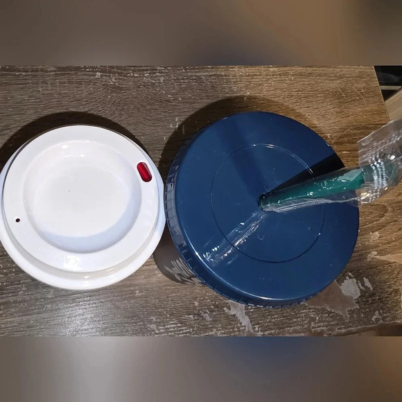 LOT of 2 Starbucks Cups Reusable Limited Edition Christmas Plastic Tumblers - Picture 3 of 5